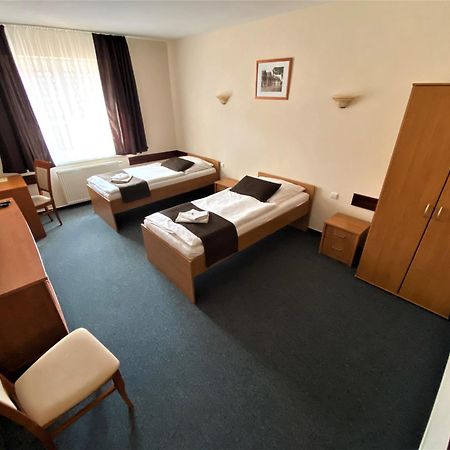 Garni Hotel Tatramonti Poprad Bagian luar foto