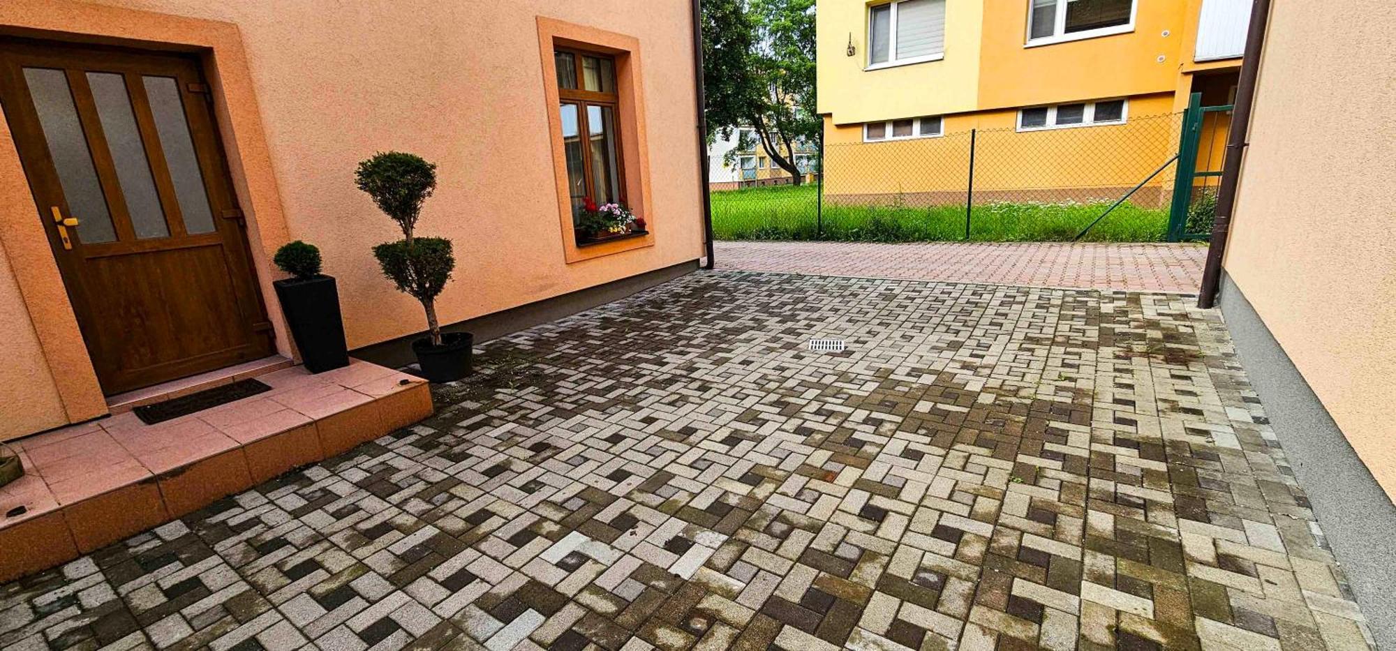 Garni Hotel Tatramonti Poprad Bagian luar foto