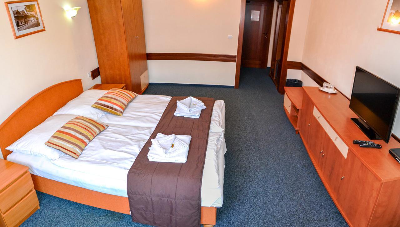Garni Hotel Tatramonti Poprad Bagian luar foto