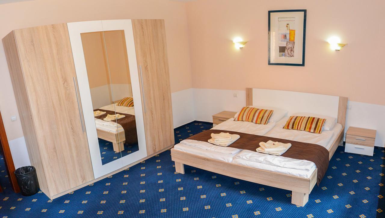 Garni Hotel Tatramonti Poprad Bagian luar foto