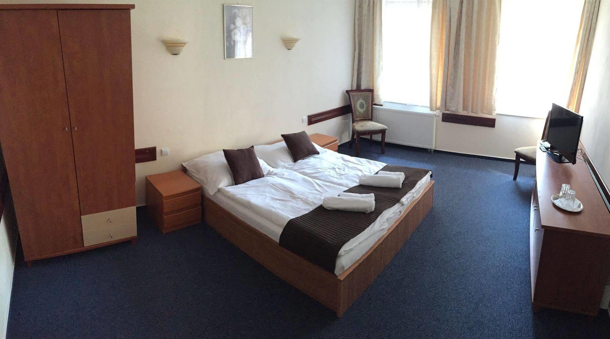 Garni Hotel Tatramonti Poprad Bagian luar foto