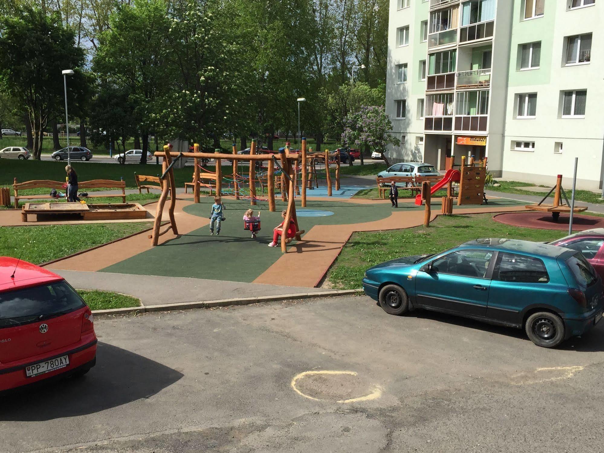 Garni Hotel Tatramonti Poprad Bagian luar foto
